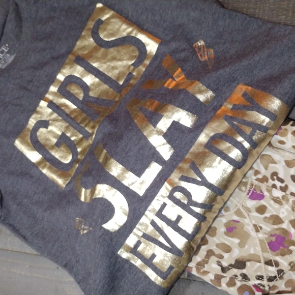 2 CHILDREN'S PLACE CAPRIS SZ 8 AND 2 TEES SZ 7 / 8 - Picture 16 of 16